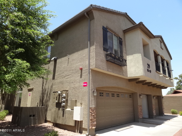 2727 North Price Road, Unit 86 Chandler, AZ 85224 - Photo 2 of 27 023-253349_BACK_OF_UNIT_ALTERNATE