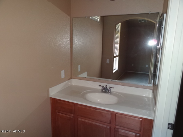 2727 North Price Road, Unit 86 Chandler, AZ 85224 - Photo 21 of 27 023-253349_MASTER_BATHROOM