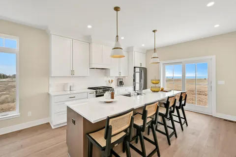 $865,000 | 498 Bastle Wynd Port, Unit 10, Port Washington, WI 53074