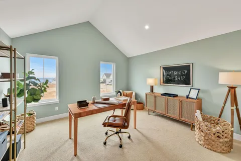 $865,000 | 498 Bastle Wynd Port, Unit 10, Port Washington, WI 53074