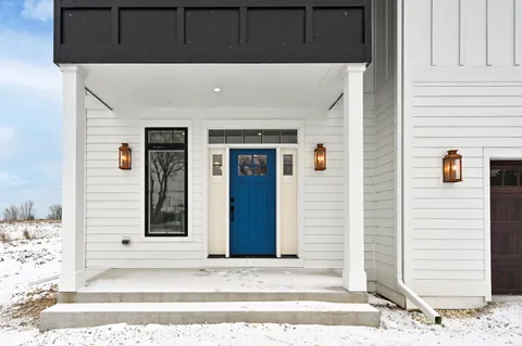 $865,000 | 498 Bastle Wynd Port, Unit 10, Port Washington, WI 53074