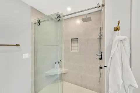 $865,000 | 498 Bastle Wynd Port, Unit 10, Port Washington, WI 53074