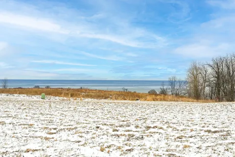 $865,000 | 498 Bastle Wynd Port, Unit 10, Port Washington, WI 53074
