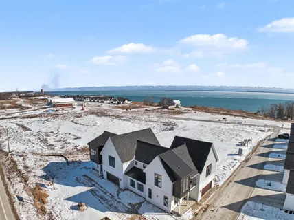 $865,000 | 498 Bastle Wynd Port, Unit 10, Port Washington, WI 53074