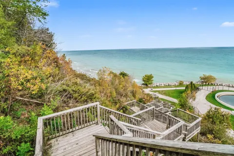 $865,000 | 498 Bastle Wynd Port, Unit 10, Port Washington, WI 53074