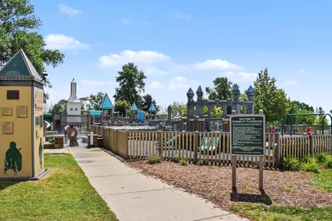 $865,000 | 498 Bastle Wynd Port, Unit 10, Port Washington, WI 53074