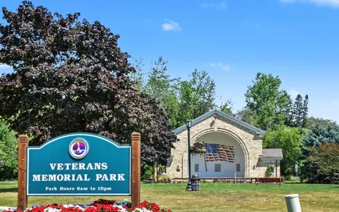 $865,000 | 498 Bastle Wynd Port, Unit 10, Port Washington, WI 53074