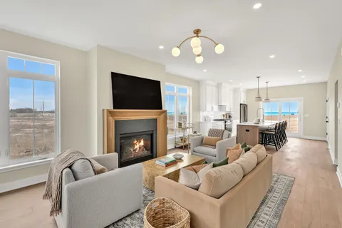 $865,000 | 498 Bastle Wynd Port, Unit 10, Port Washington, WI 53074