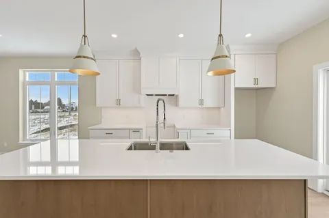 $865,000 | 498 Bastle Wynd Port, Unit 10, Port Washington, WI 53074