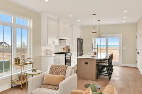 $865,000 | 498 Bastle Wynd Port, Unit 10, Port Washington, WI 53074