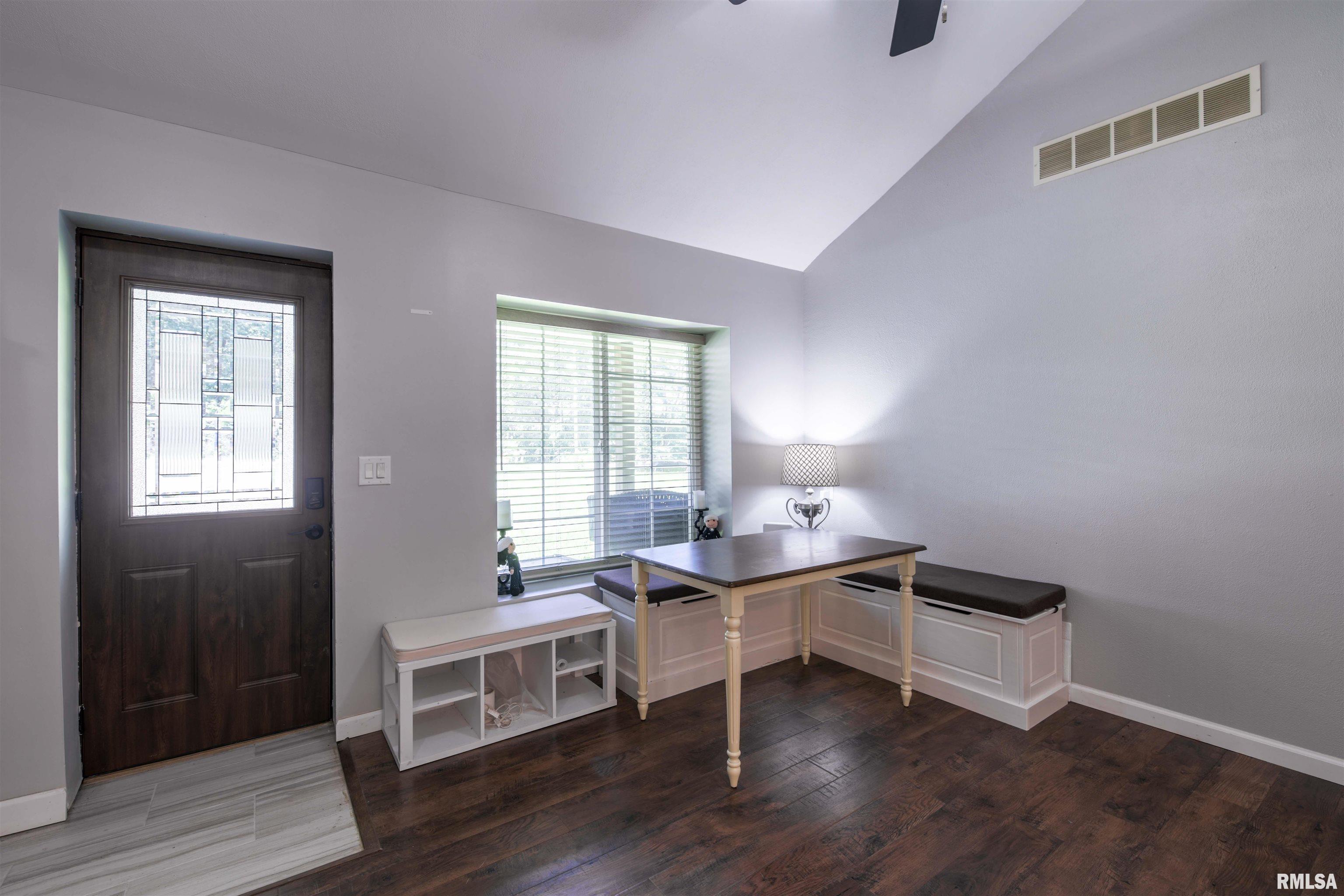 1562 Spring Bay Road East Peoria, IL 61611 - Photo 36 of 52