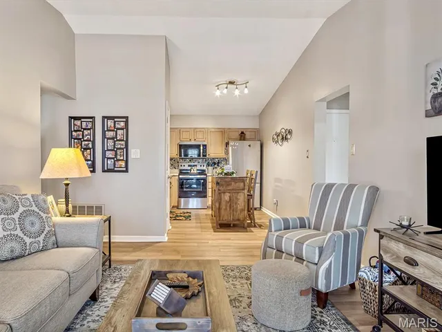 $167,500 | 4315 Forder Place, Unit D, St. Louis, MO 63129