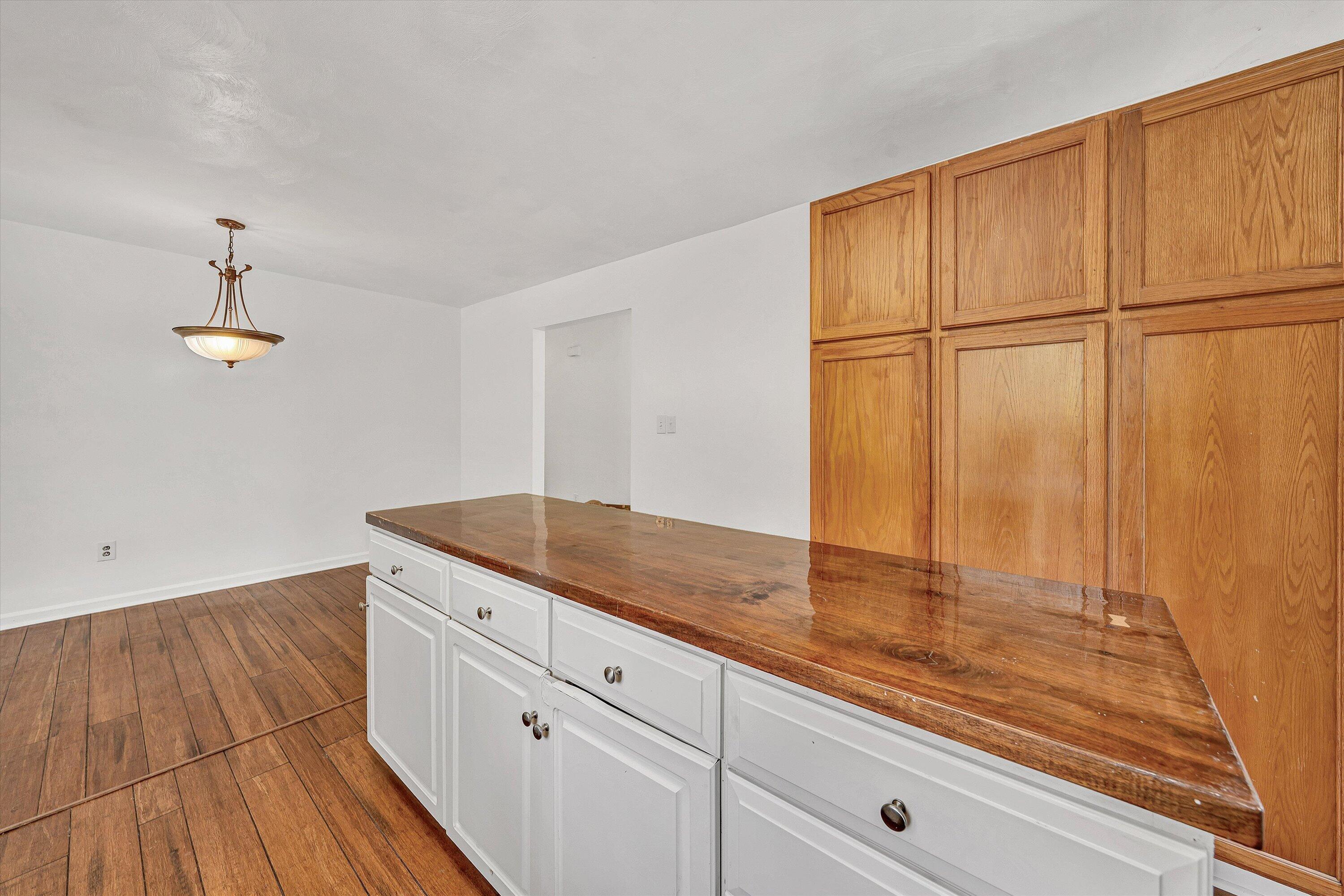 4064 Crawford Road Roanoke, VA 24018 - Photo 9 of 33 09-DSC00268