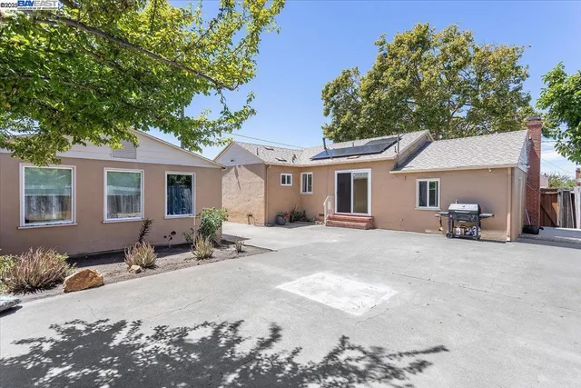 $888,888 | 15106 Edgemoor Street, San Leandro, CA 94579
