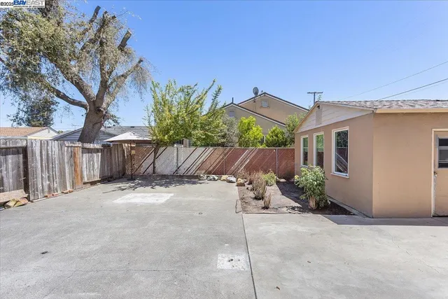 $888,888 | 15106 Edgemoor Street, San Leandro, CA 94579