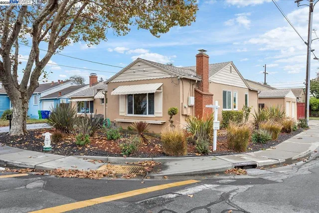 $888,888 | 15106 Edgemoor Street, San Leandro, CA 94579