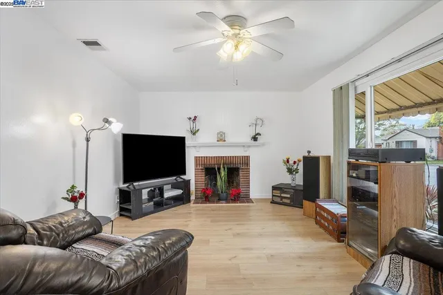 $888,888 | 15106 Edgemoor Street, San Leandro, CA 94579