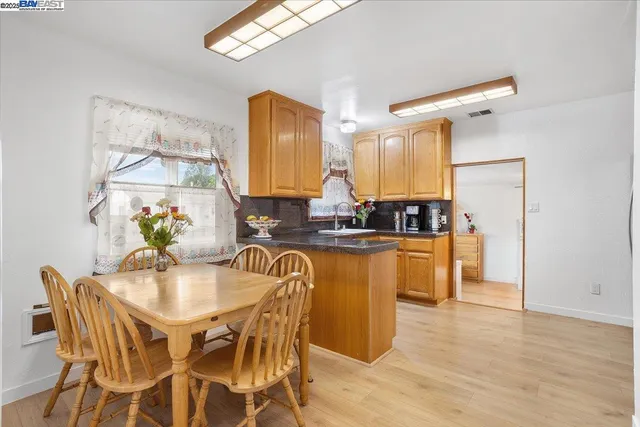 $888,888 | 15106 Edgemoor Street, San Leandro, CA 94579