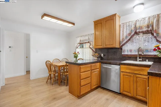 $888,888 | 15106 Edgemoor Street, San Leandro, CA 94579