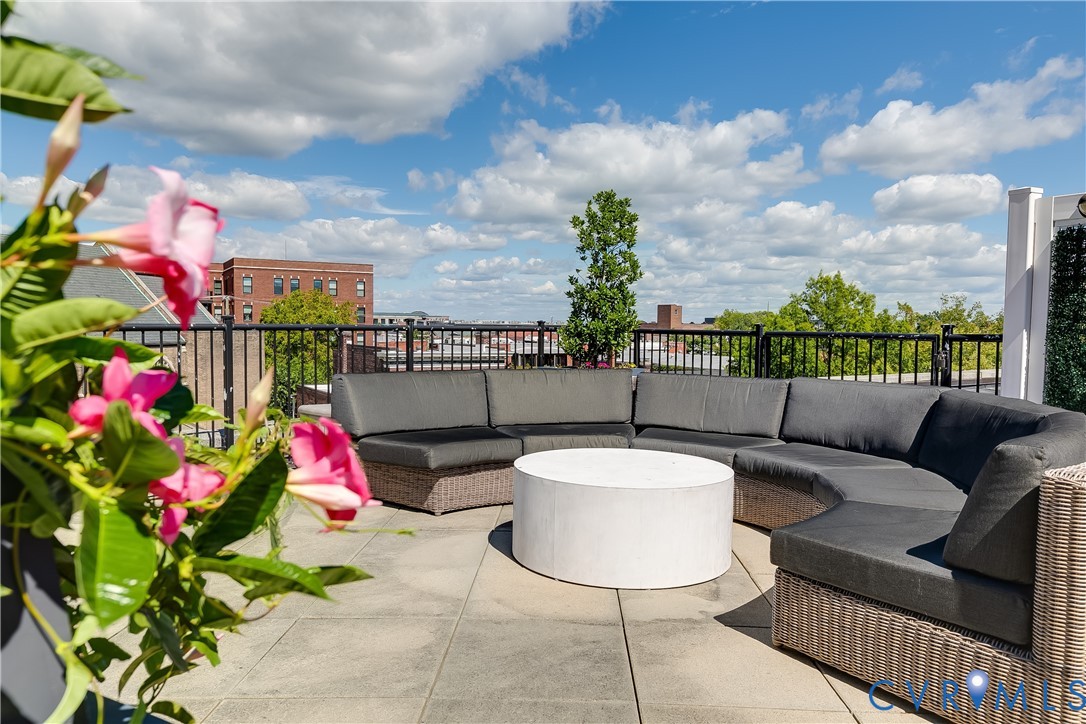 413 Stuart Circle, Unit 3D Richmond, VA 23220 - Photo 8 of 26 a view of a terrace