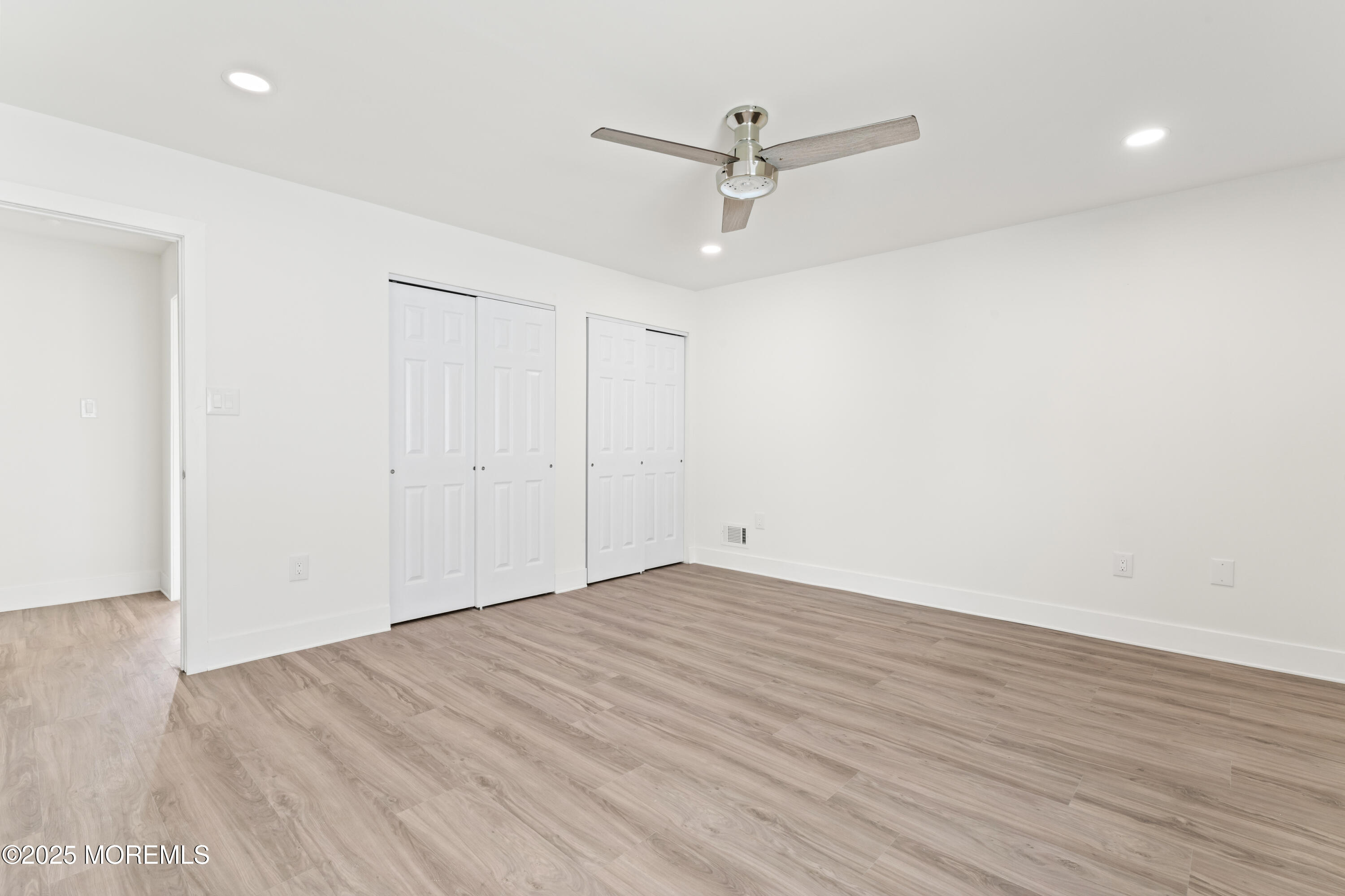 5 Ivy Ridge Close, Unit 1000 Freehold, NJ 07728 - Photo 15 of 23 Master Bedroom
