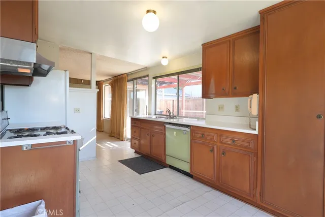 $750,000 | 20119 Galway Avenue, Carson, CA 90746