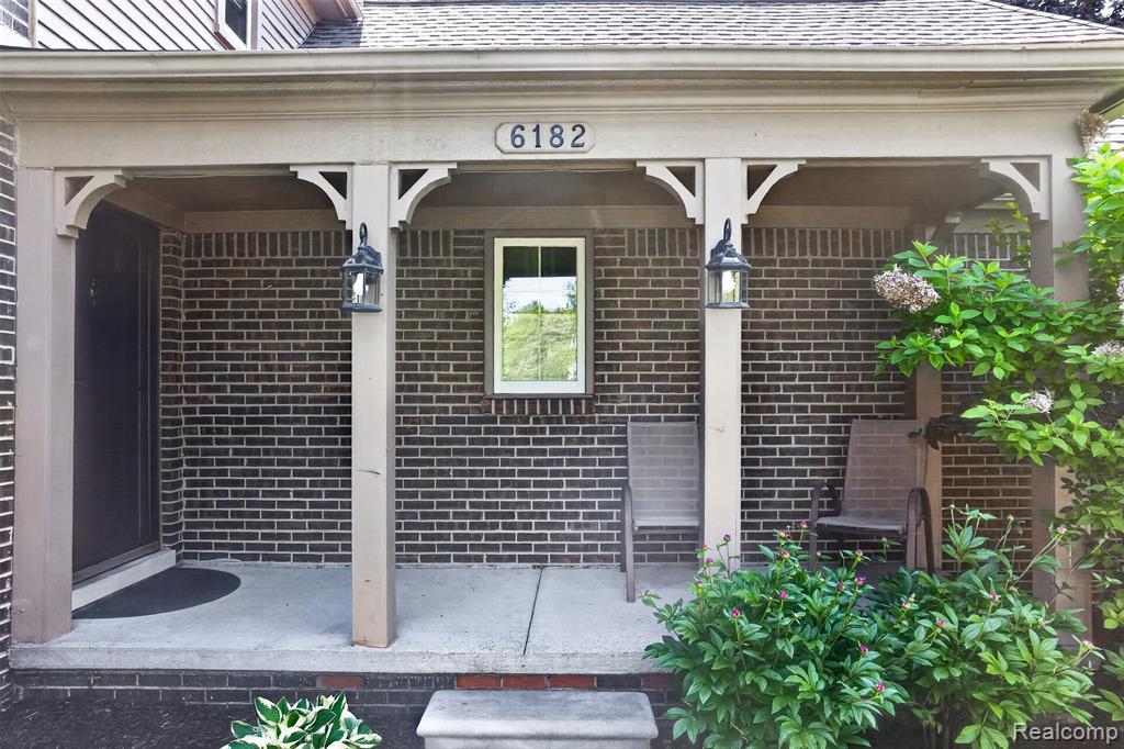 6182 Ledwin Drive Troy, MI 48098 - Photo 4 of 32