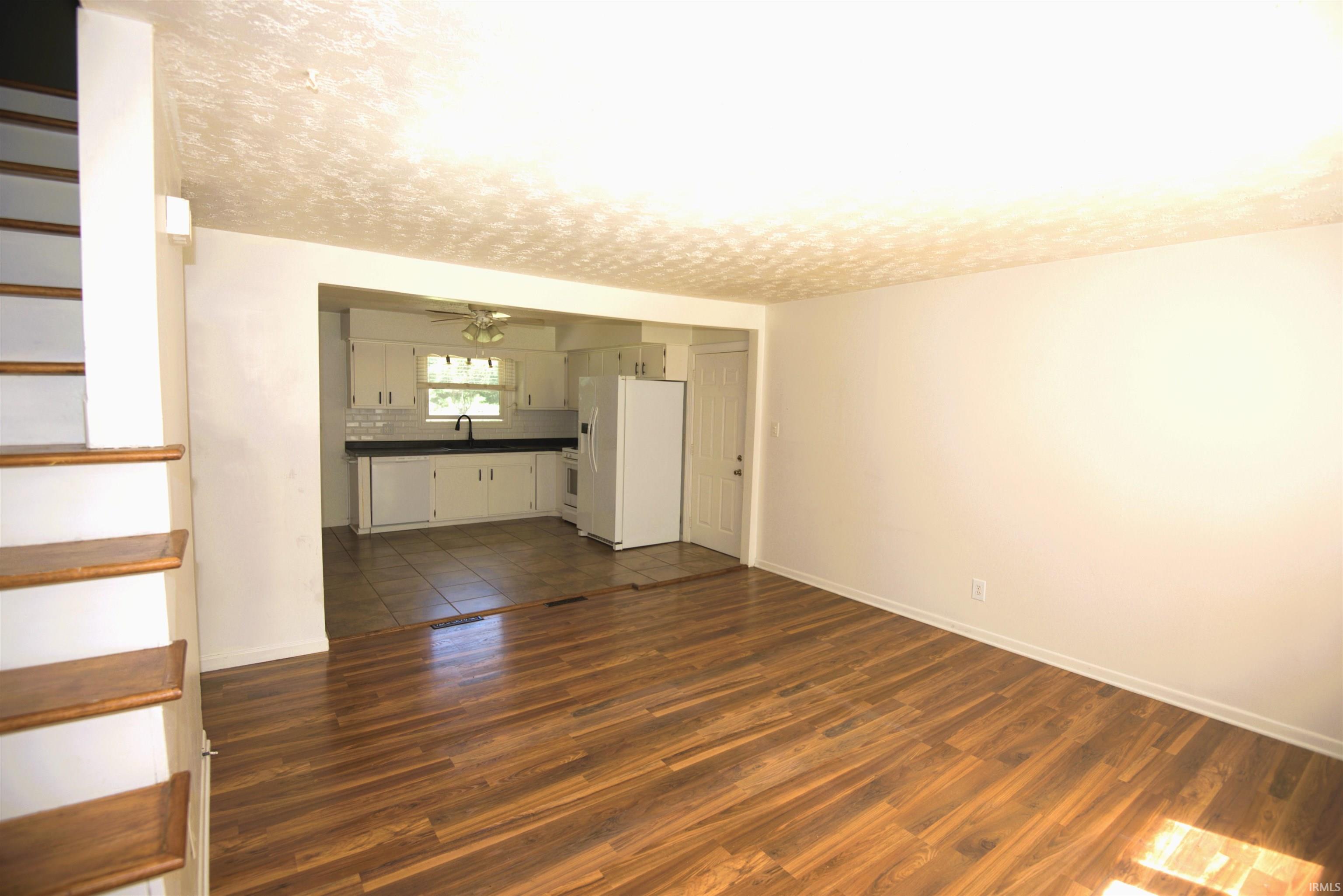 54872 Bittersweet Road Mishawaka, IN 46545 - Photo 8 of 23