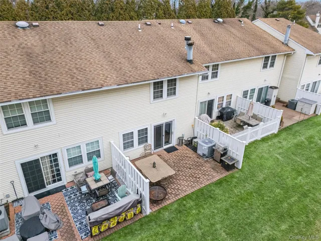 $499,990 | 15 Gazebo Lane, Holtsville, NY 11742