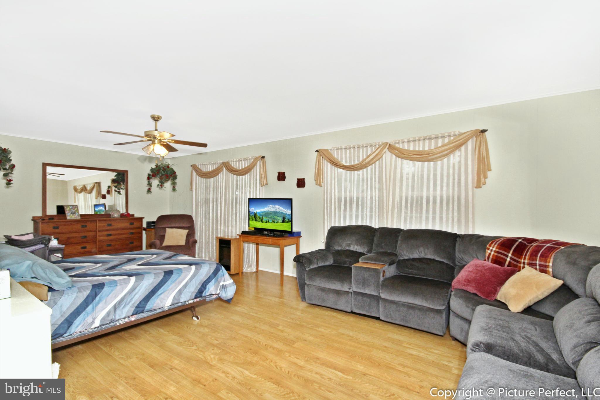 14113 Blazer Lane Silver Spring, MD 20906 - Photo 17 of 30 Living Room