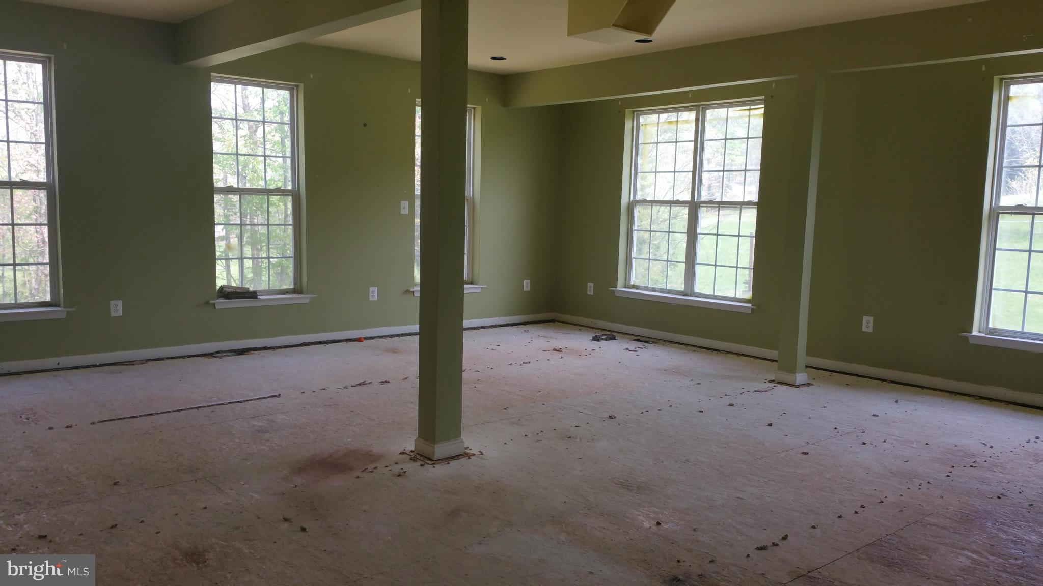 14837 Weller Road Hancock, MD 21750 - Photo 20 of 30 Family Room