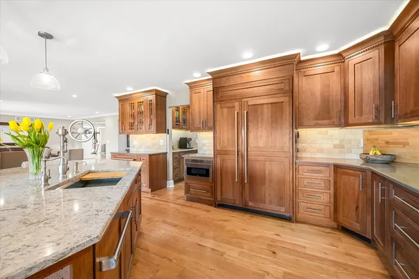 $700,000 | 10016 East Hickory Ridge Drive, Rochelle, IL 61068