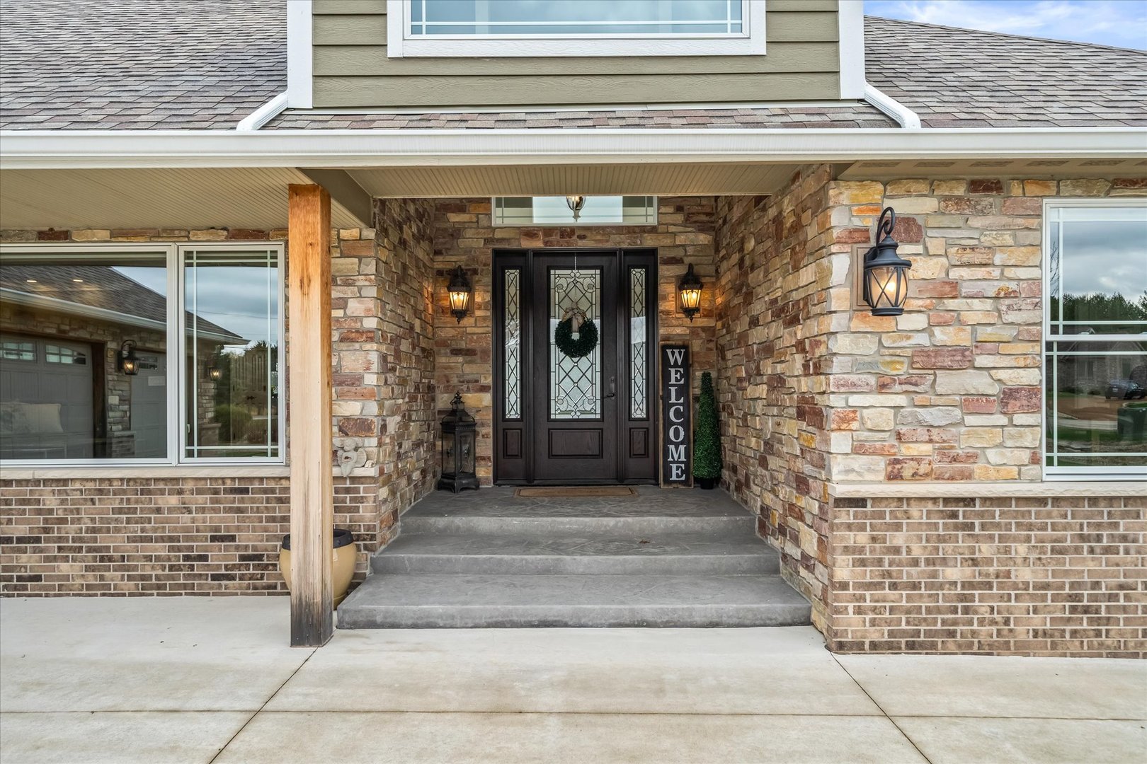 10016 East Hickory Ridge Drive Rochelle, IL 61068 - Photo 4 of 55