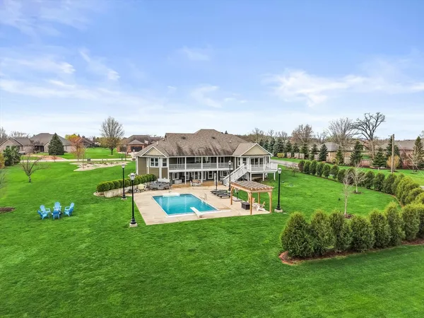 $700,000 | 10016 East Hickory Ridge Drive, Rochelle, IL 61068