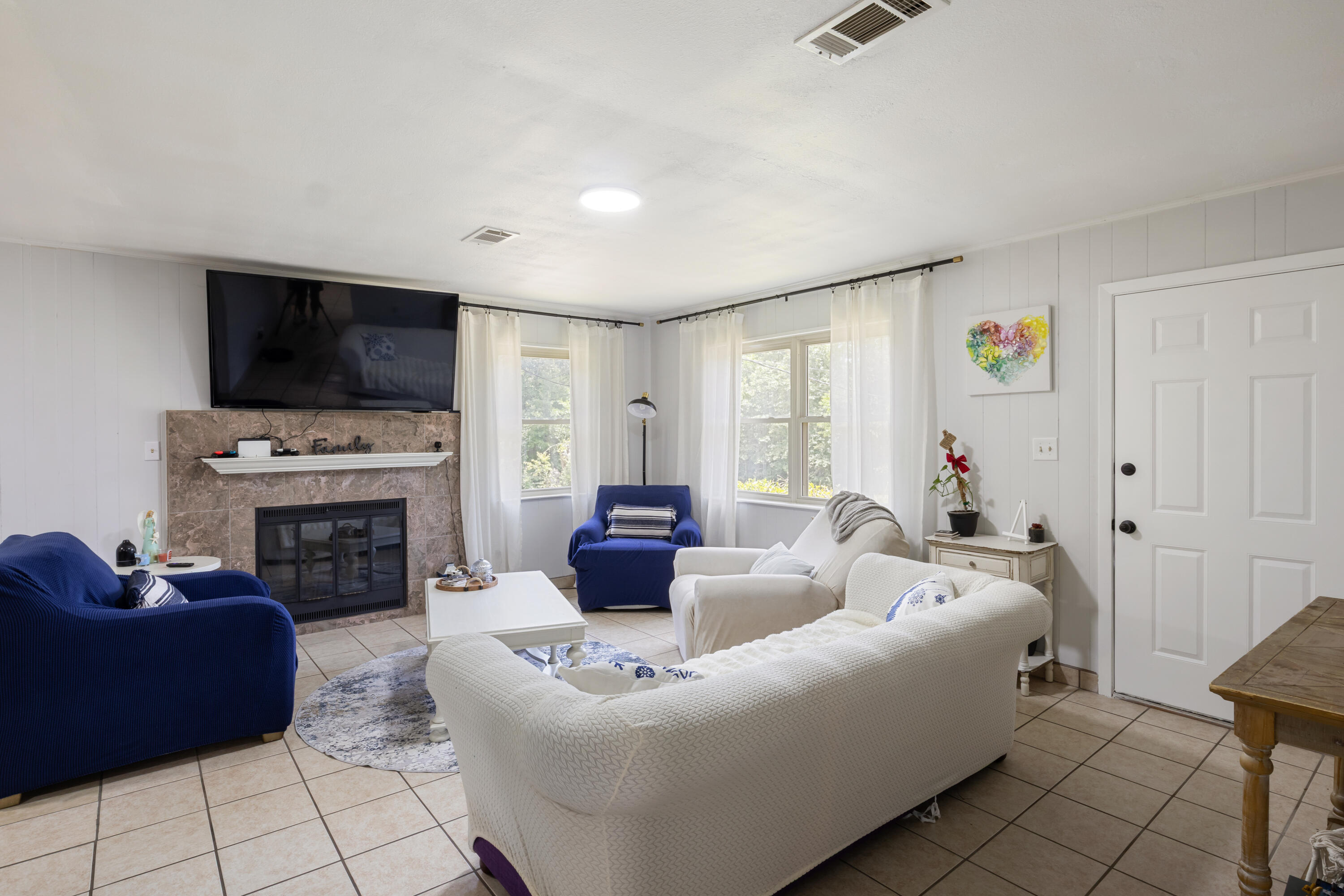 464 Tall Pines Road Cantonment, FL 32533 - Photo 5 of 22 464 Tall Pines-5