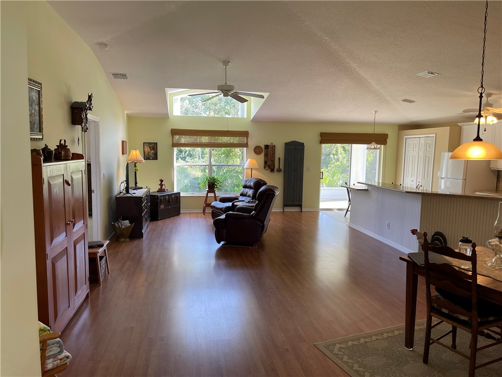 604 Cottonwood Road Sebastian, FL 32958 - Photo 4 of 36 Gallery Image 4