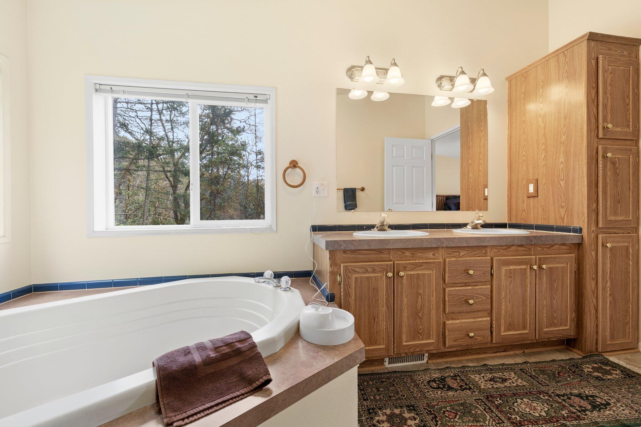3879 Andrews Road Medford, OR 97501 - Photo 17 of 41 A13
