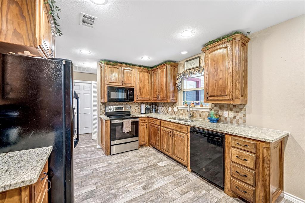 10537 East Lone Star Road, Unit 7 AC Weatherford, TX 76088 - Photo 5 of 36