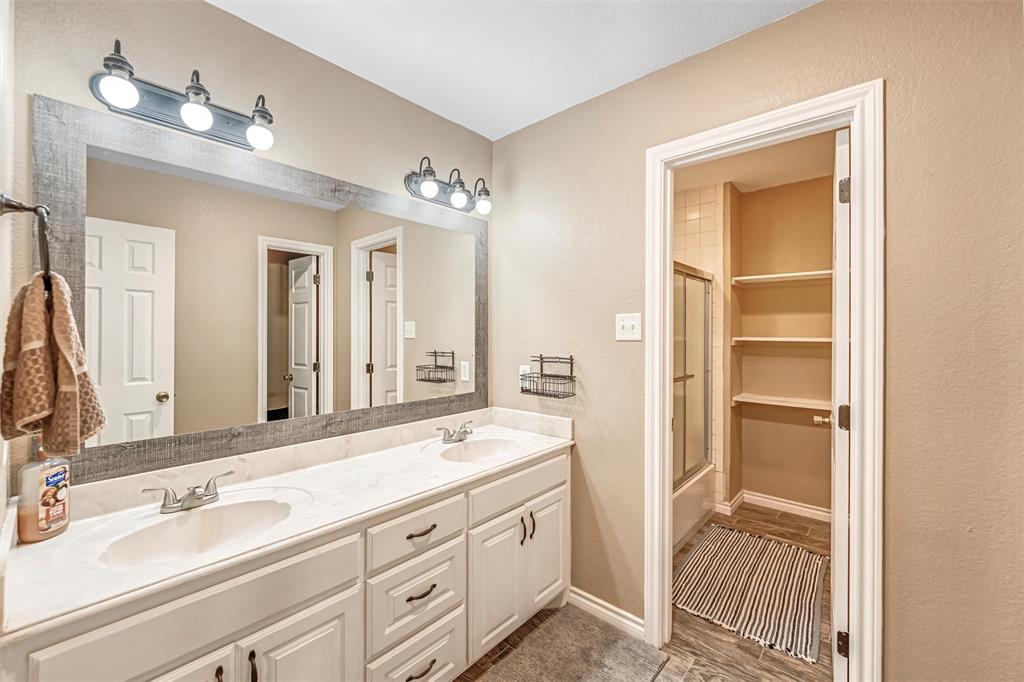 10537 East Lone Star Road, Unit 7 AC Weatherford, TX 76088 - Photo 10 of 36