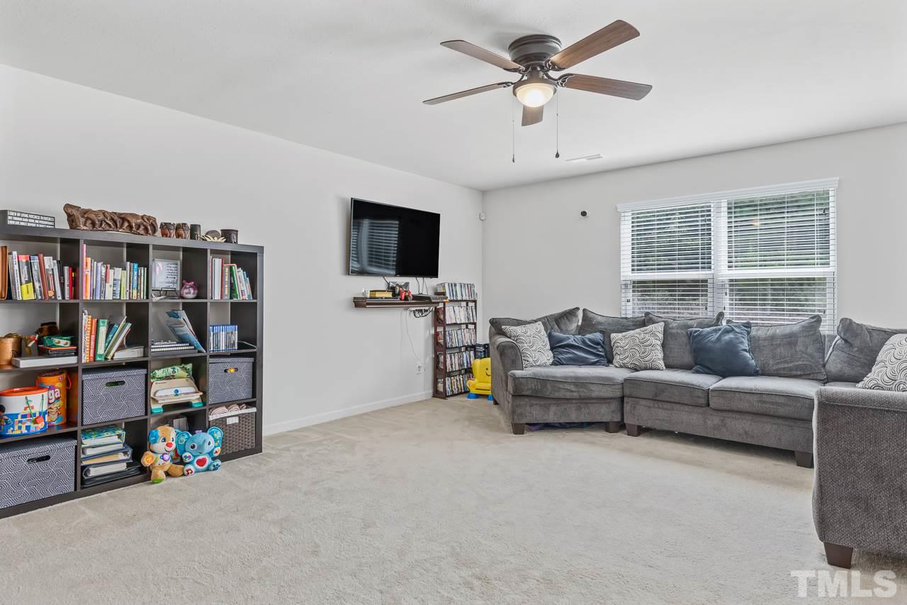 6808 Planting Court Raleigh, NC 27610 - Photo 5 of 29