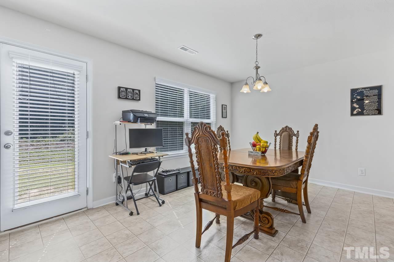6808 Planting Court Raleigh, NC 27610 - Photo 7 of 29