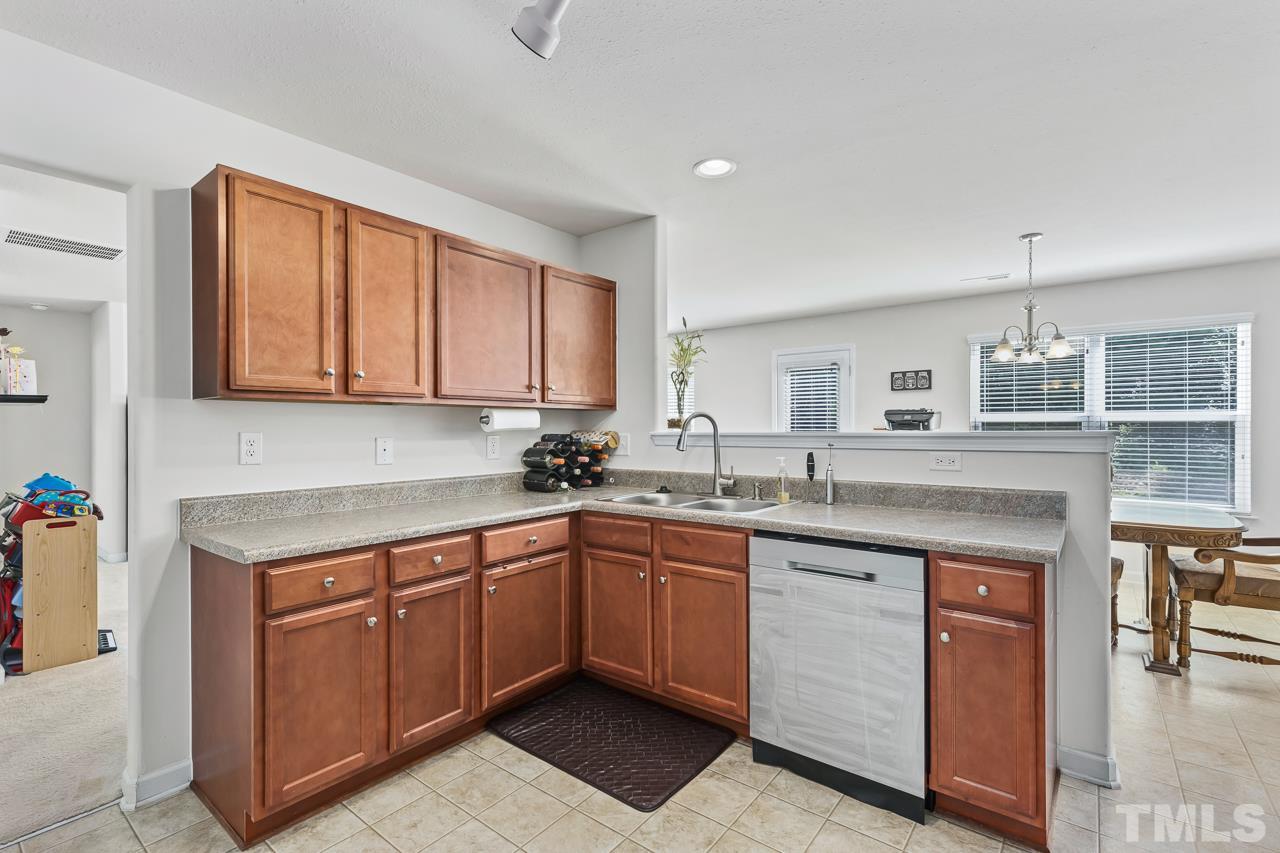6808 Planting Court Raleigh, NC 27610 - Photo 8 of 29