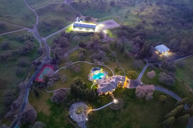 $6,500,000 | 14141 Millerton Road, Prather, CA 93651