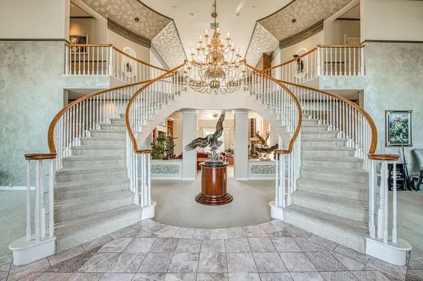 a view of entryway and hall
