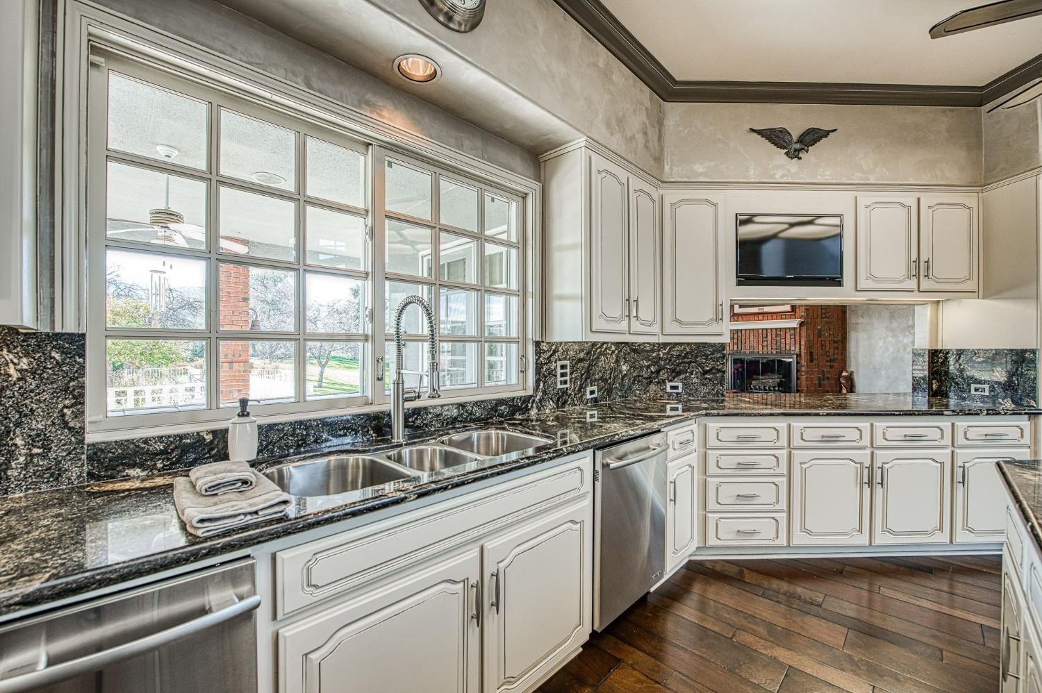 14141 Millerton Road Prather, CA 93651 - Photo 7 of 37