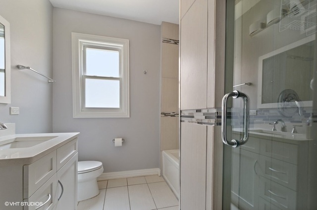 3237 West Victoria Street Chicago, IL 60659 - Photo 10 of 16