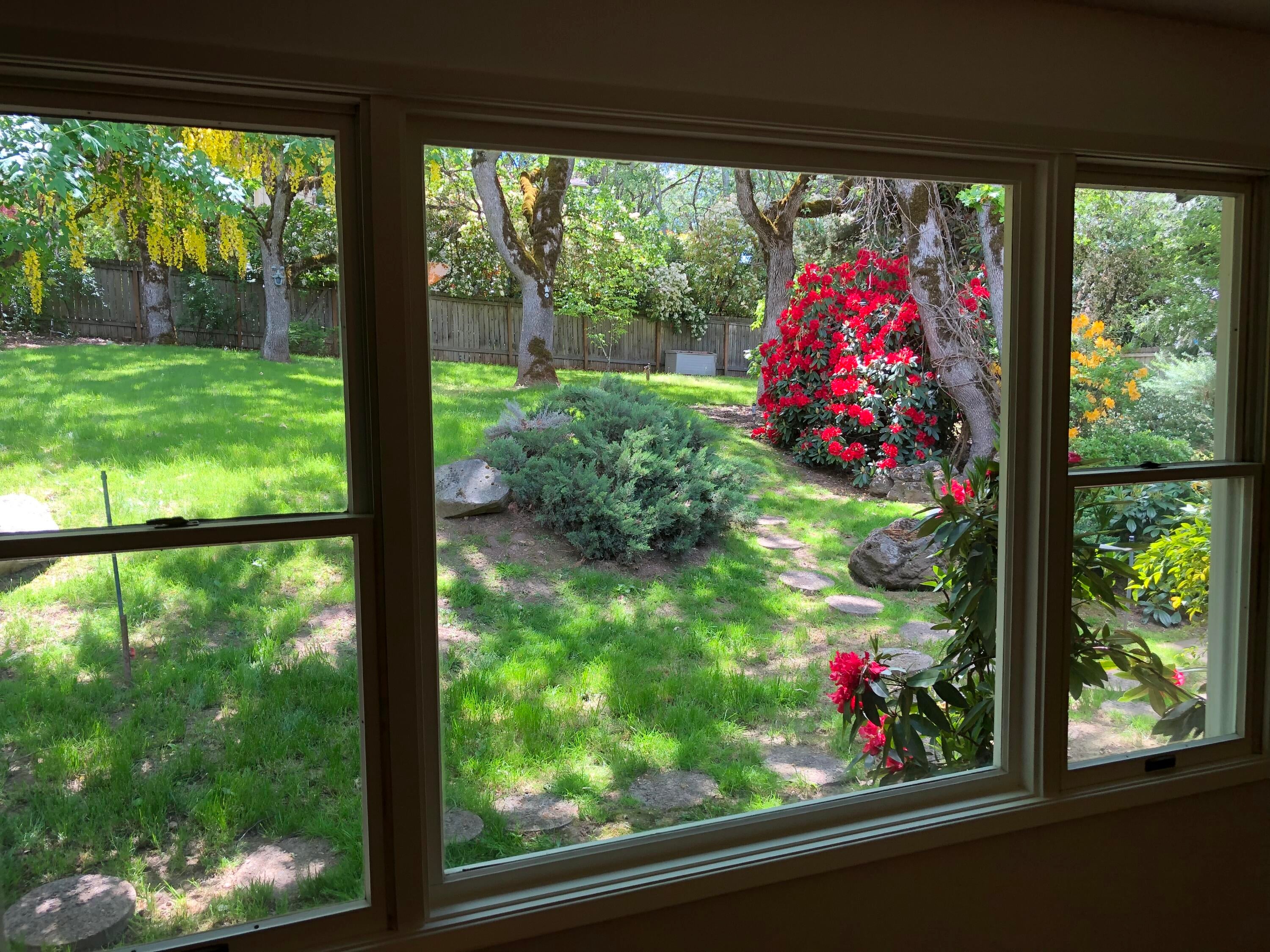 1600 Spring Street Medford, OR 97504 - Photo 14 of 55 family room view