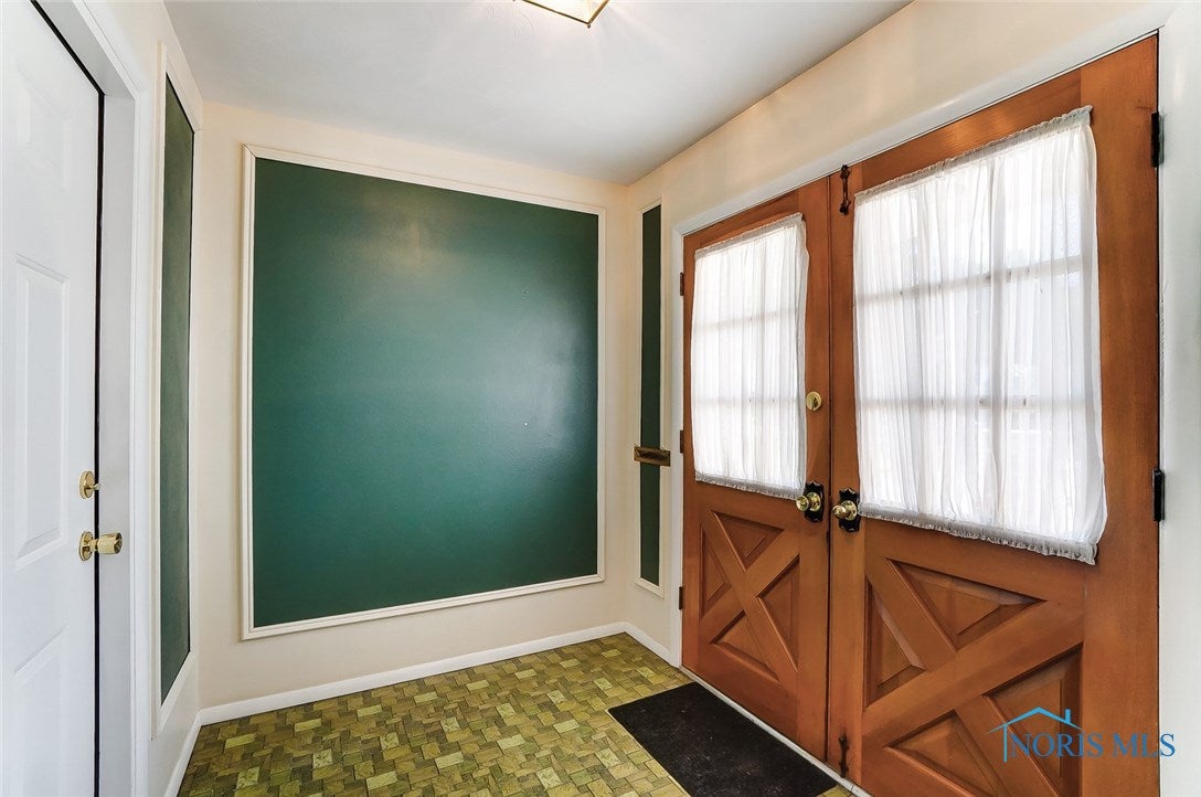 6468 Longfellow Road Sylvania, OH 43560 - Photo 4 of 40 Gallery Image 4