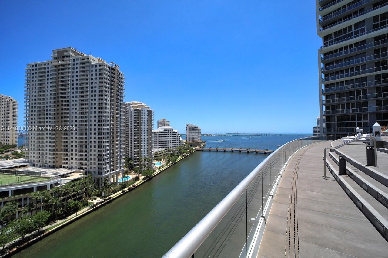 465 Brickell Avenue, Unit 2001 Miami, FL 33131 - Photo 56 of 62 a view of balcony with city view