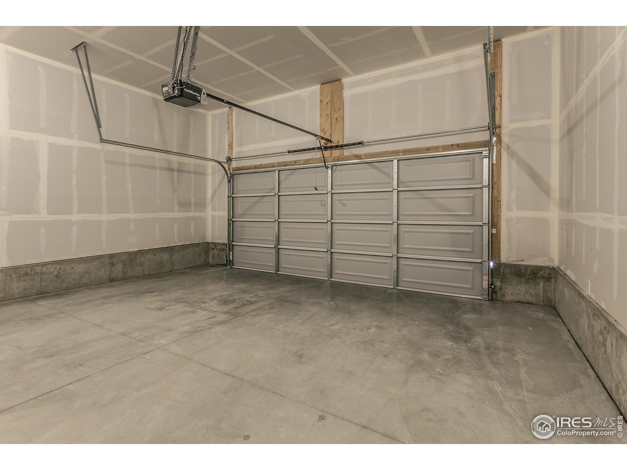 6642 4th St Road Greeley, CO 80634 - Photo 37 of 40 GARAGE